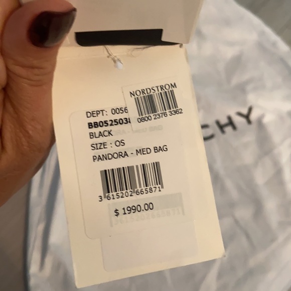 Givenchy nylon bag. Crossbody or shoulder. - Picture 4 of 11